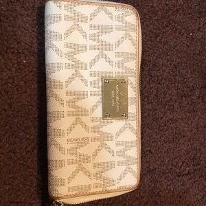 Michael kors wallet